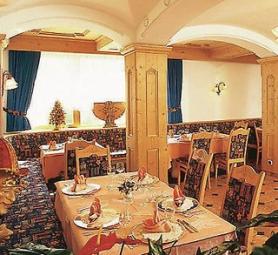 Italský hotel Hell s restaurací, Sella Ronda
